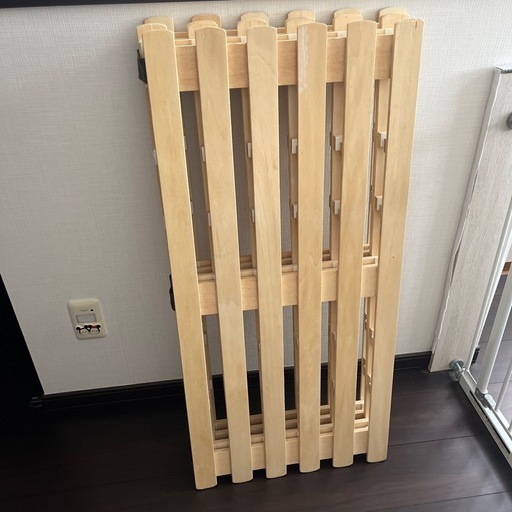 ニトリ　四つ折りすのこ　シングル