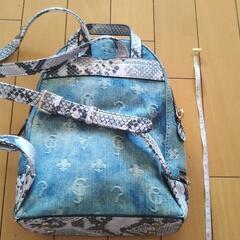 GUESS　ゲス　切り替えミニリュックの画像
