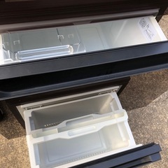 Hisense 3ドア冷凍冷蔵庫 282L HR-G2801BRの画像