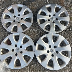 トヨタ純正プリウスα　ホイールキャップ