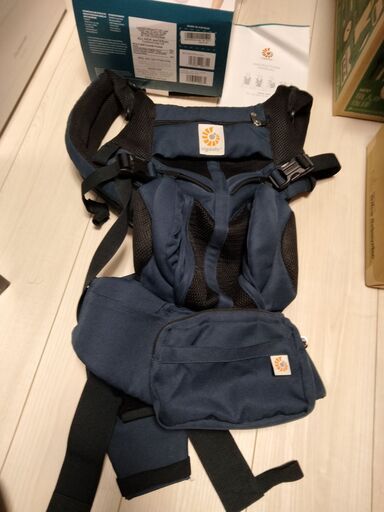 美品　ergobaby OMNI 360 Carrie　 紺　　使用数回の抱っこひも