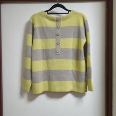 後ろ可愛いニットの画像
