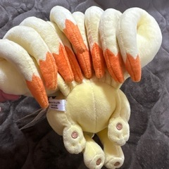 ポケモン キュウコンぬいぐるみの画像
