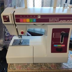 ジャガー　家庭用小型ミシン　一部難ありなのでお安く