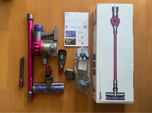 Dyson ダイソン　掃除機 V7