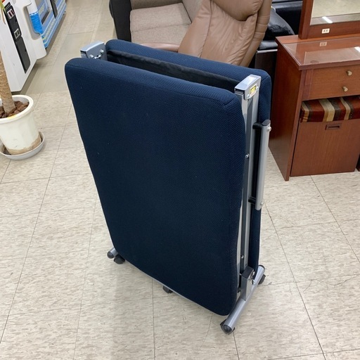 折りたたみベッド　コンパクト　※2400010472183