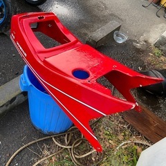 ドゥカティ　車種不明　DUCATI　??　400SS ?? シートカウル　ジャンク　補修用の画像