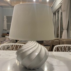 値下げ　陶器製テーブルランプ