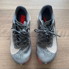 ランニングシューズ　24cm ズームフライの画像