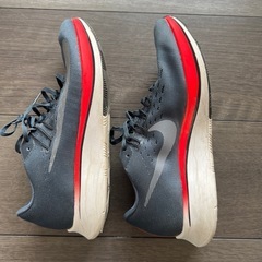 ランニングシューズ　24cm ズームフライの画像