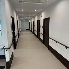 ＼第二期オープニングスタッフ大募集！／未経験・ブランク方歓迎！月給27万以上！月12回のみの出勤！夜勤のみのお仕事です！【介護夜勤専従/正社員】の画像