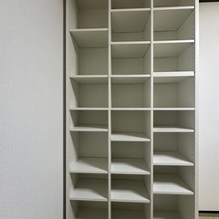 本棚*エレベーターがないアパートの2階で受け取れる方限定*の画像