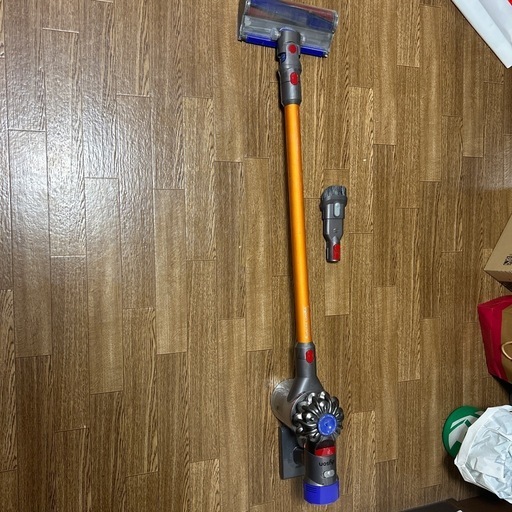 ダイソンv8\n