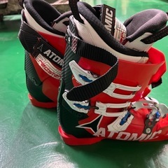 現行モデルは定価10万円越えATOMIC REDSTER FIS 130の画像