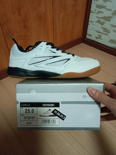 スポーツシューズ