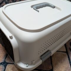 （中古）ペットキャリーケース　Sサイズの画像