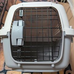 （中古）ペットキャリーケース　Sサイズの画像