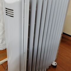 世田谷区近辺配送可能　劣化品　正常作動品　暖房器具　オイルヒーター　デロンギ H291115TEC　1500W　11枚ファン　1998年製　の画像