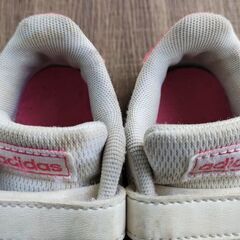ピンク×ホワイトアディダススニーカーadidas14センチの画像