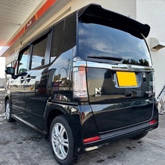 24年式！月々1.2万円〜分割払い可❗️ 車検2年付き！【名義変更代込み】大人気☆ホンダ N-BOXカスタム☆ステアリングスイッチ付き☆SDナビ付き☆走行中DVD見れます☆バックカメラ付き☆電動スライドドア☆ドラレコ付き☆スマートキー☆フルオートエアコン☆事故歴修復歴なし☆そのまま乗って帰れます❗️の画像