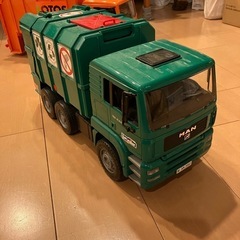 ブルーダーのごみ収集車①