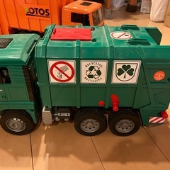 ブルーダーのごみ収集車①の画像