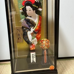 日本人形2体＋羽子板の画像