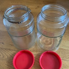 果実酒瓶　4リッター　中古　内蓋無し2本の画像