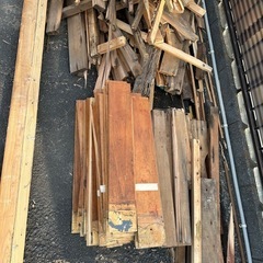 「木材自由にお取りください！」の画像