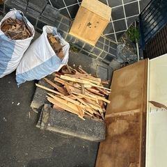 「木材自由にお取りください！」の画像