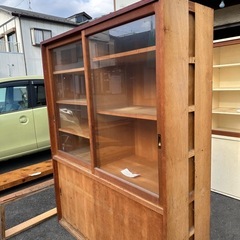 昭和レトロ回らないお寿司屋さんの食器棚。の画像