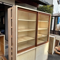 昭和レトロ回らないお寿司屋さんの食器棚！の画像