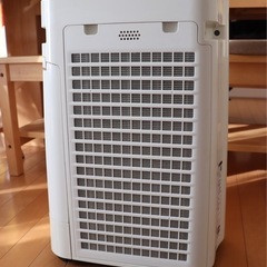 シャープ空気清浄機　KC-G50の画像