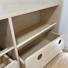 現在商談中　絵本棚の画像