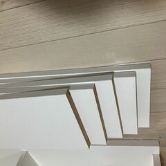 白い棚の画像