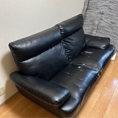 無料！2/2まで 黒色皮のソファ