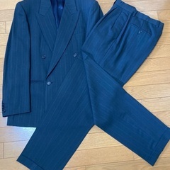 FERRE （フェレ）ダブル四つボタンダークグレーストライプスー...