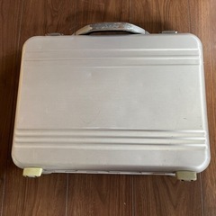 アタッシュケース