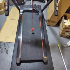 デジタルディスプレイとスピーカー付きのBTM製電動ランナー3521の画像