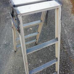 アルミ 脚立 ４段 高さ112cm 高知市内 無料配達の画像