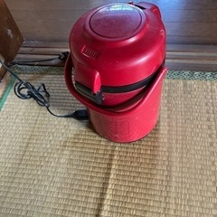電気ポット　差し上げます。の画像
