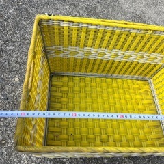 レトロ 蓋付き かご ビニール レトロポップ 編み籠 収納ボックス の画像