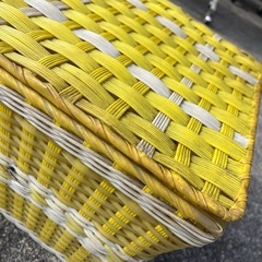 レトロ 蓋付き かご ビニール レトロポップ 編み籠 収納ボックス の画像