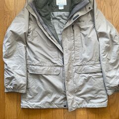 多機能＆実用性抜群！コロンビア オムニヒートジャケット10ポケット付きジャケットの画像