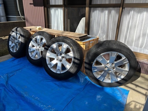 デリカd5用　タイヤホイールセット　225.55 18 タイヤはほぼ新品