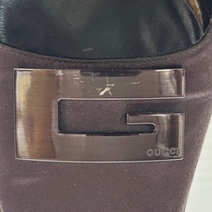 グッチ　GUCCI　パンプス　22.5cm　スクエアトゥ　ダークブラウン　ロゴパネル　ロゴプレート　金具の画像