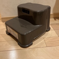 子ども用　ステップ(踏み台)高さ20cmぐらい