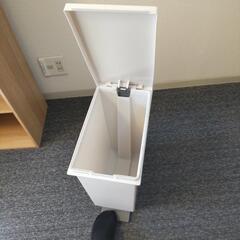 【キレイ】ゴミ箱 足踏み式の画像