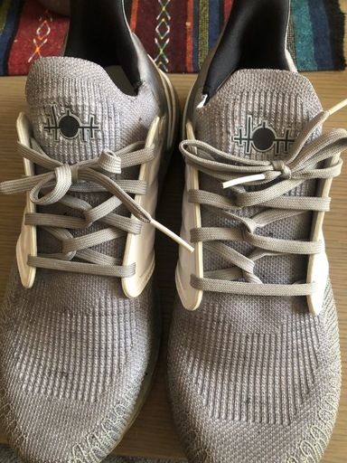 入手困難adidas   スニーカー　28.0