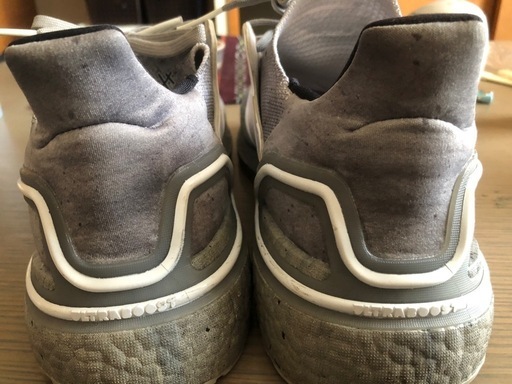 入手困難adidas   スニーカー　28.0